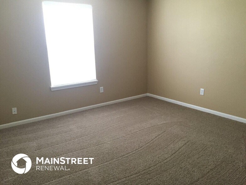 Building Photo - 5329 Alameda Rd