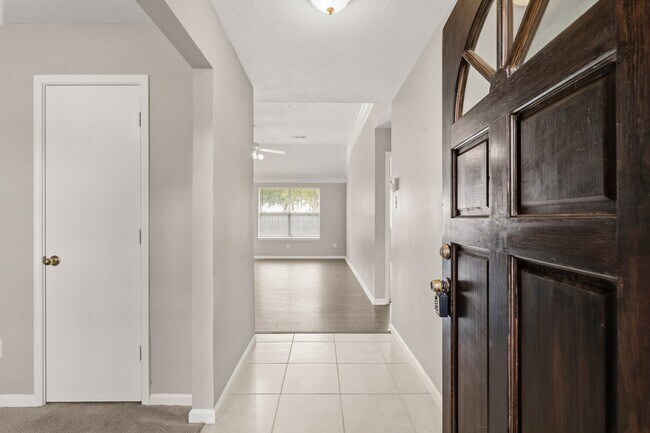 Building Photo - 21507 Bridgewater Pointe