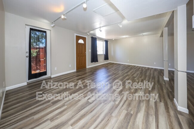 Building Photo - 3221 S Grady Ave