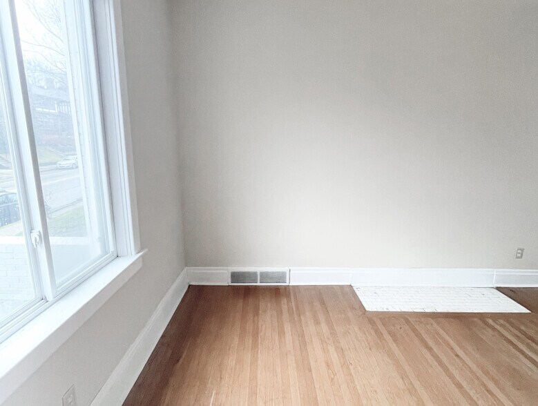 Building Photo - 3555 Beechwood Blvd