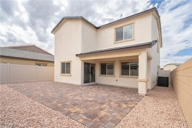 Building Photo - Bright, Modern 3 Bd, 3 bth, Home with Chef inspired Kitchen, 2 Living Spaces