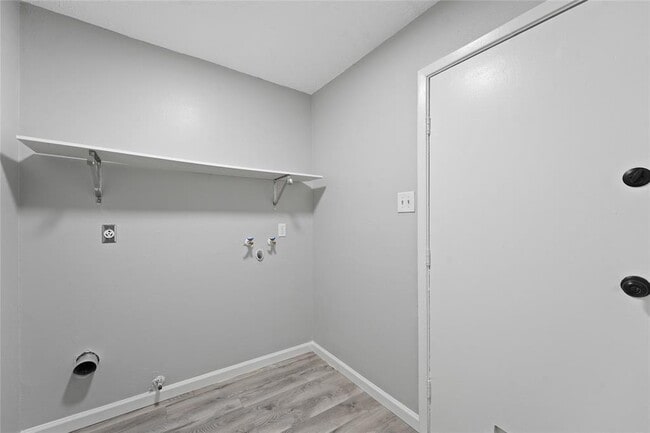 Building Photo - 10903 Maple Rock Dr