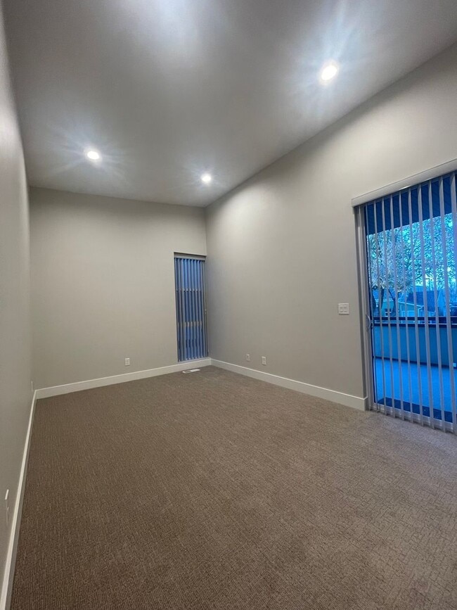 Building Photo - Modern Home in Millcreek – Stylish Living ...