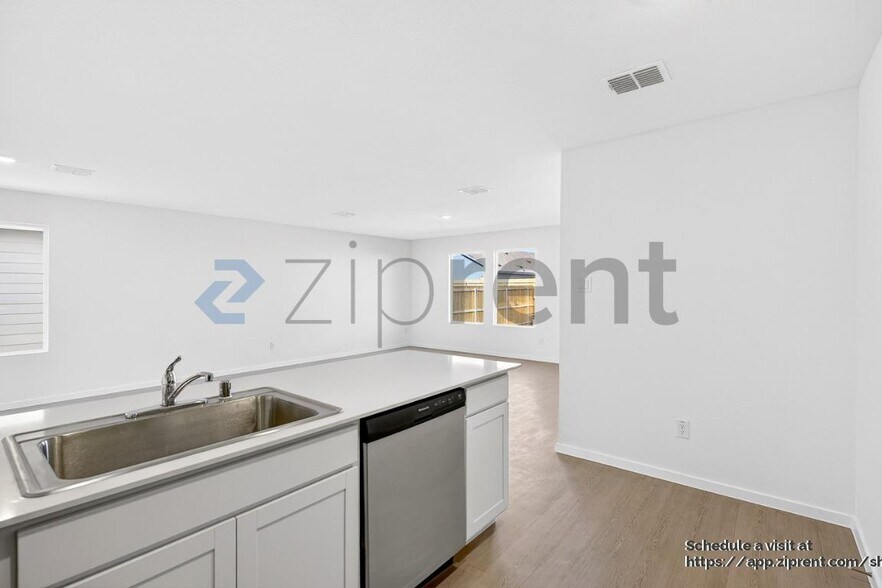 Building Photo - 528 Waymaker Wy