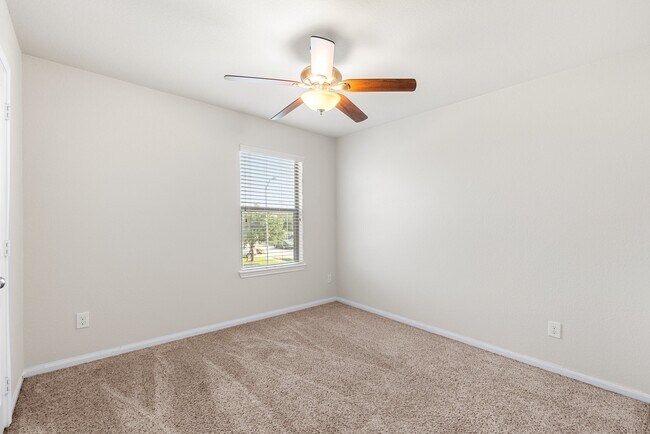 Building Photo - 15406 Grand Sage Dr