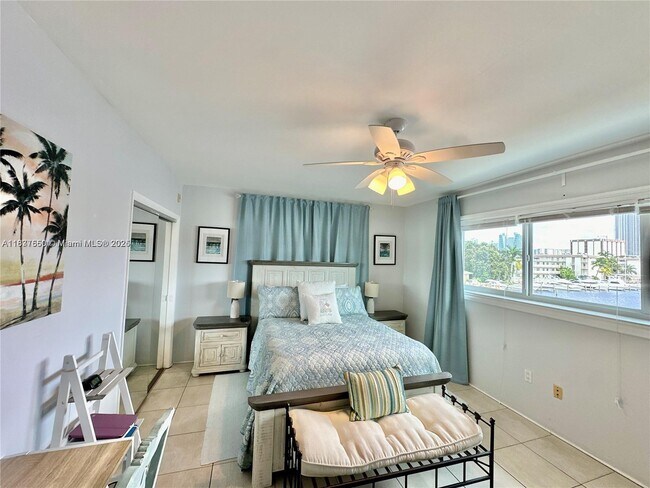 Building Photo - 462 Golden Isles Dr