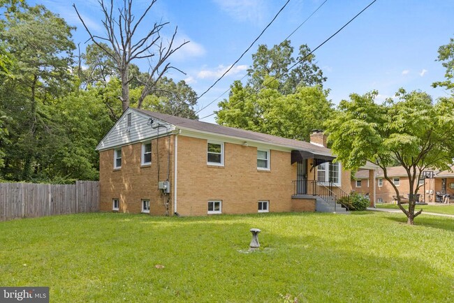 Building Photo - 5508 Spruce Dr