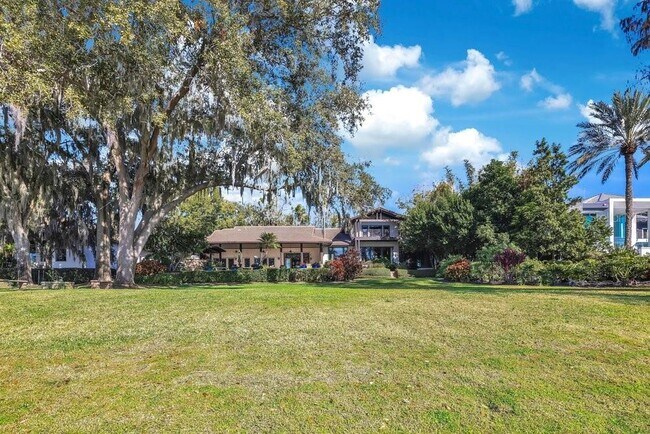 Building Photo - 10577 Down Lakeview Cir