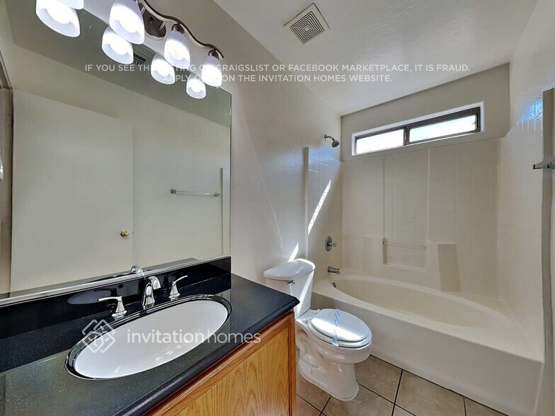 Building Photo - 10780 W Roanoke Ave