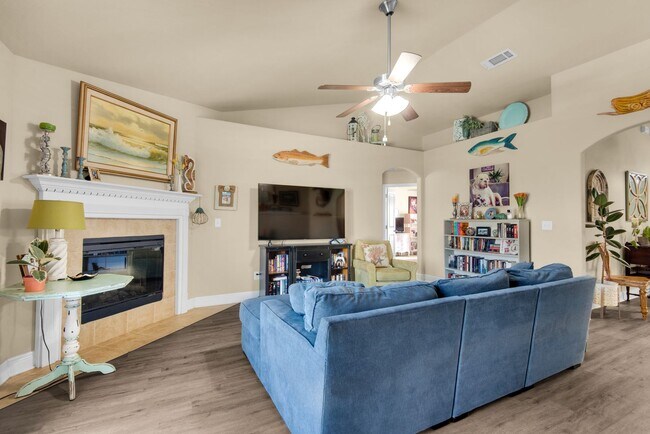 Building Photo - 6165 Winchester Cir