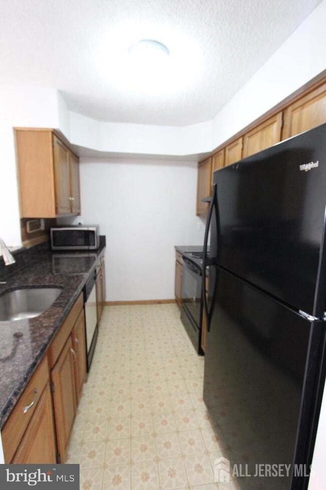 Building Photo - 2114 Aspen Dr