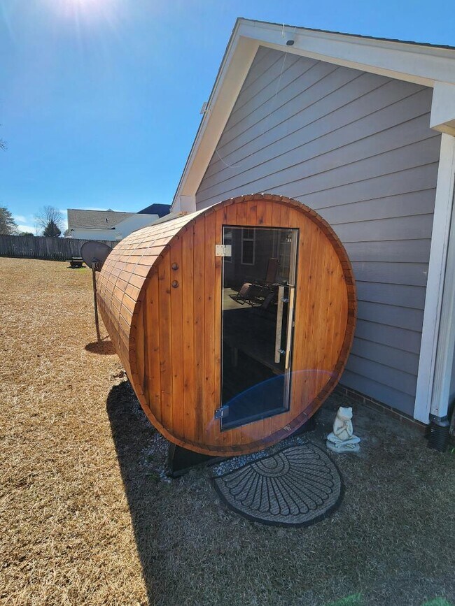 Building Photo - 1505 Laurel Oak Dr