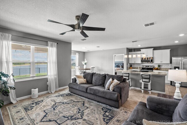 Building Photo - 10760 SW Cremona Way