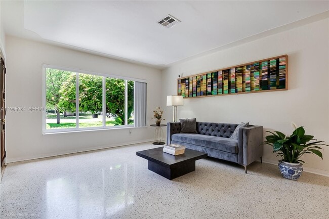 Building Photo - 6000 Leonardo St