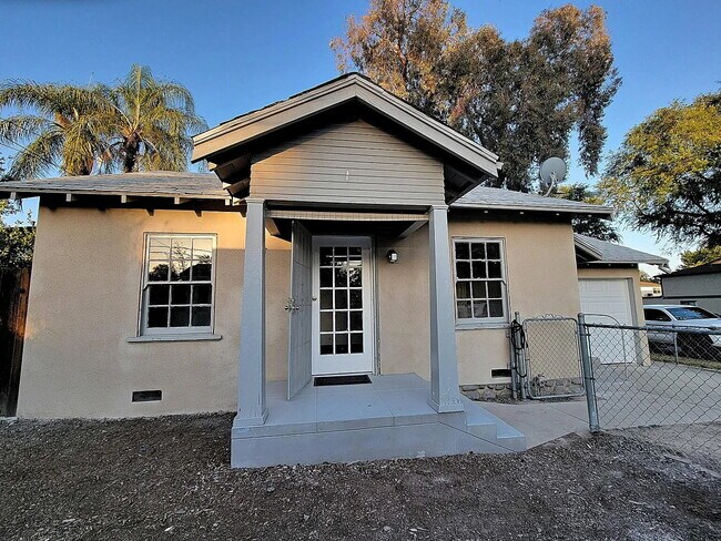 Building Photo - Nice and comfortable home