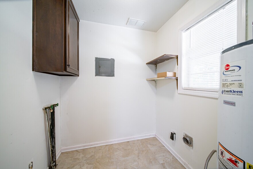 Building Photo - 1413 Steeple Ct