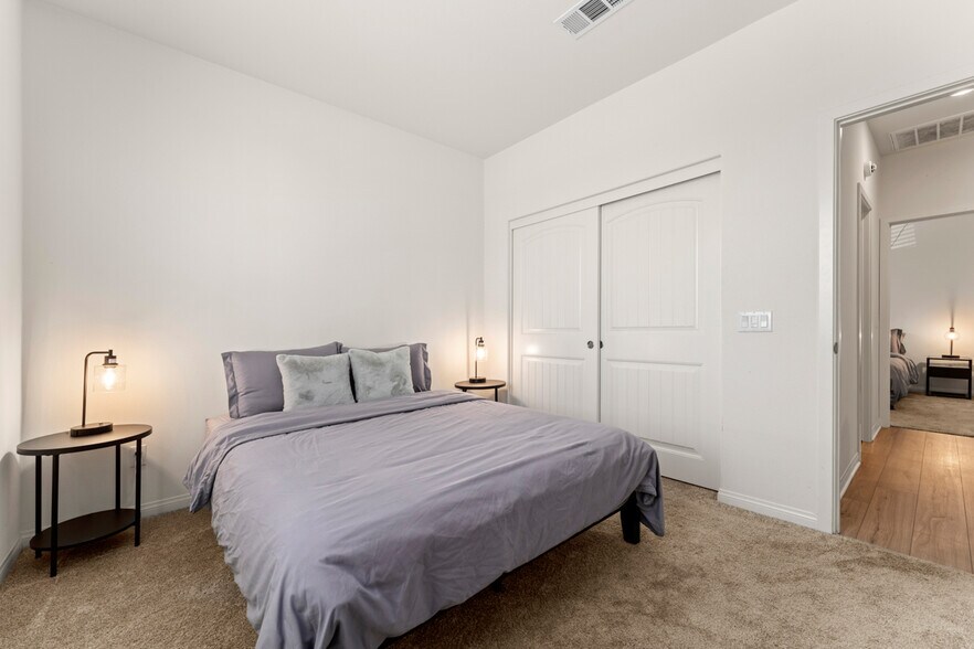 Building Photo - 14623 Gulfstream Ln