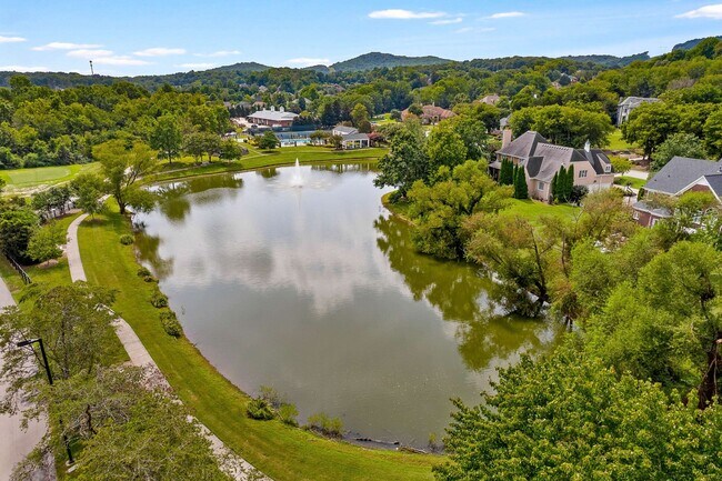 Building Photo - 6 Portrush Ct