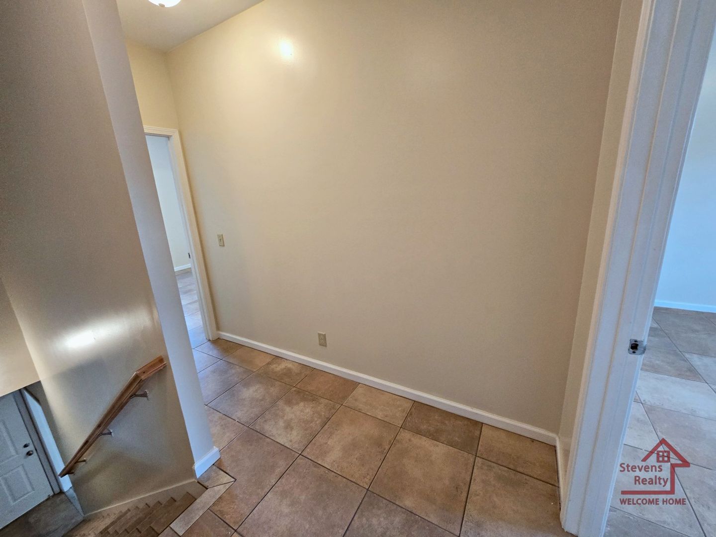 Building Photo - 1090 N Washington Ave