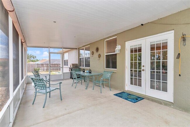 Building Photo - 10372 SW 41st Ct