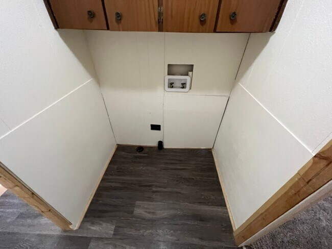 Building Photo - 2 Bedroom 1 Bath Updated Mobile Home in A ...
