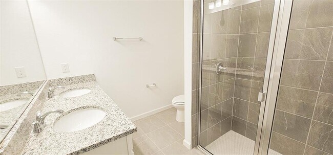 Building Photo - 429 Silver Palm Dr