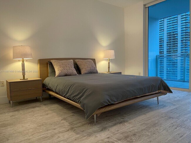 Building Photo - 1080 Brickell Ave