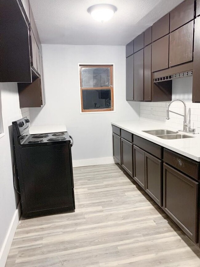 Building Photo - Gorgeous all renovated Home in Groves, TX!.