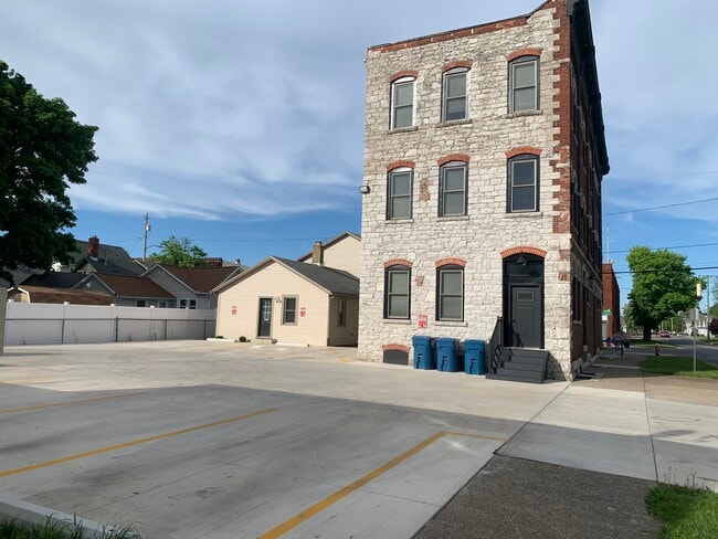 Building Photo - 1031 Hancock St