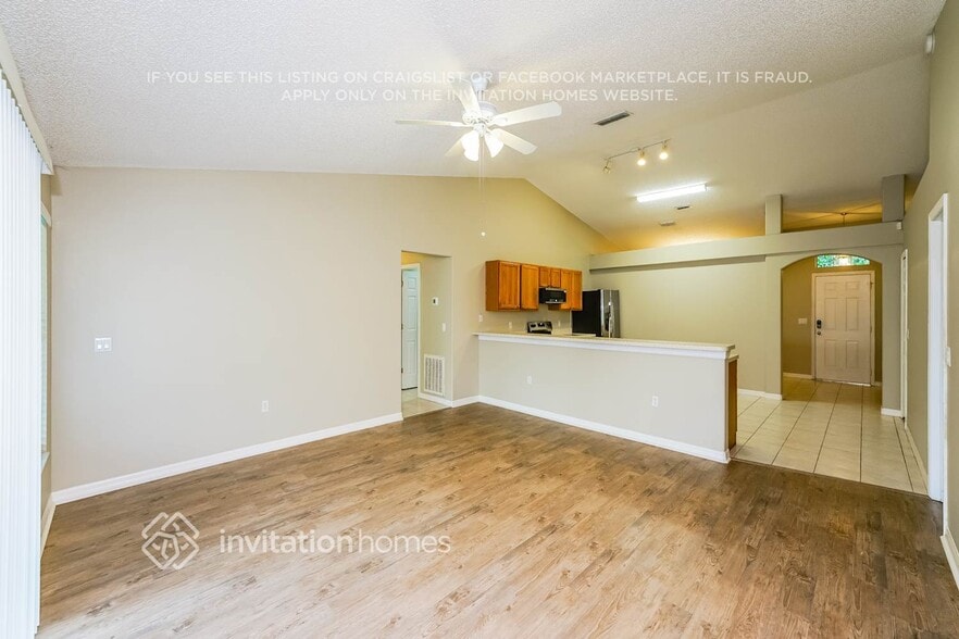 Building Photo - 2759 Kingsdale Dr
