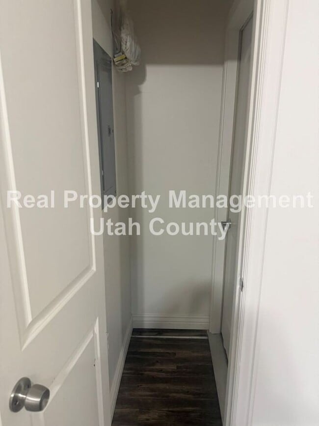 Building Photo - 998 S 960 E