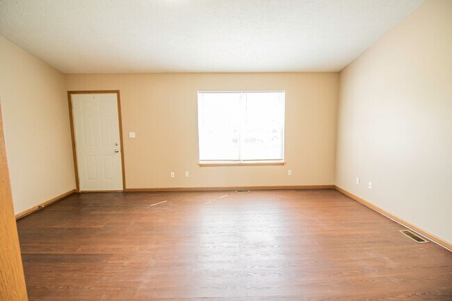 Building Photo - 2204 Bridgewater Cir