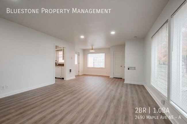 Building Photo - 2490 Maple Ave NE