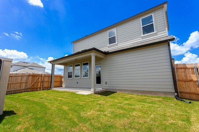 Building Photo - Beautiful 3 Bedroom, 3 Bathroom Home in Ro...