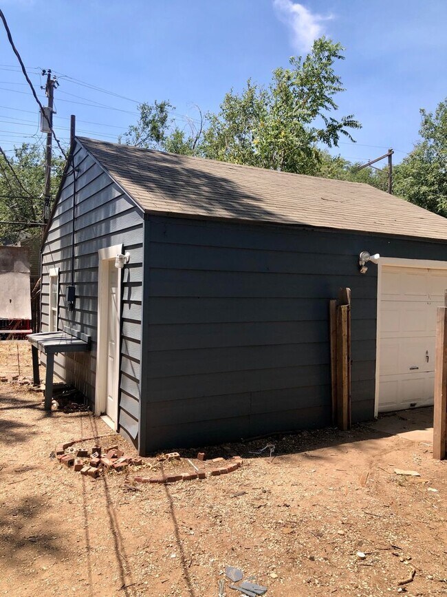 Building Photo - Pre leasing now for August 10th move in!