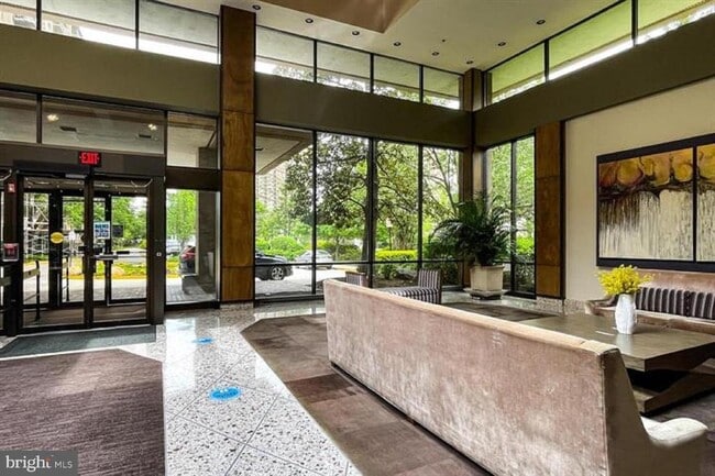 Building Photo - 3709 S George Mason Dr