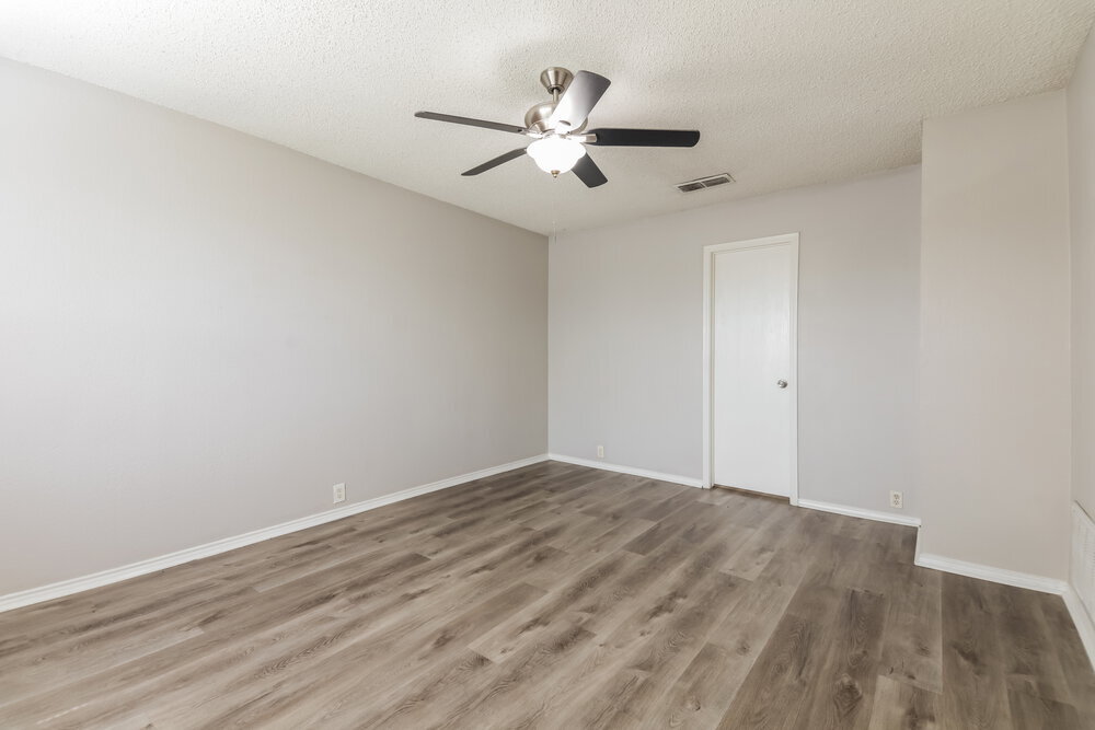 Building Photo - 1009 Springcreek Dr