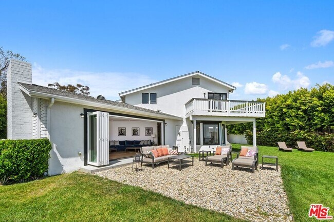 Building Photo - 400 Chautauqua Blvd