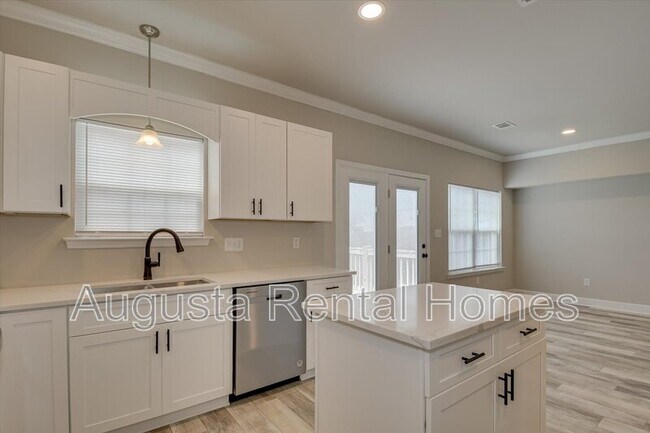 Building Photo - 1220 Jessie Way