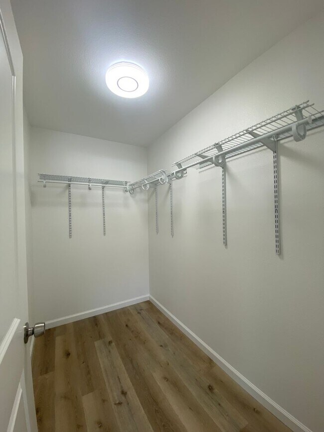 Building Photo - mokapu