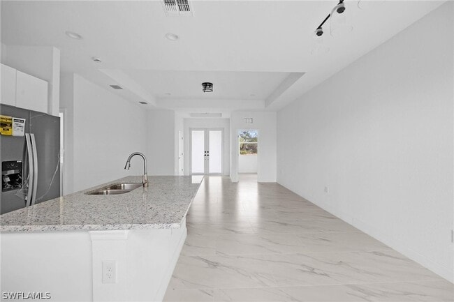 Building Photo - 1923 Sunniland Blvd