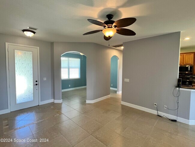 Building Photo - 1874 Bermuda Ct