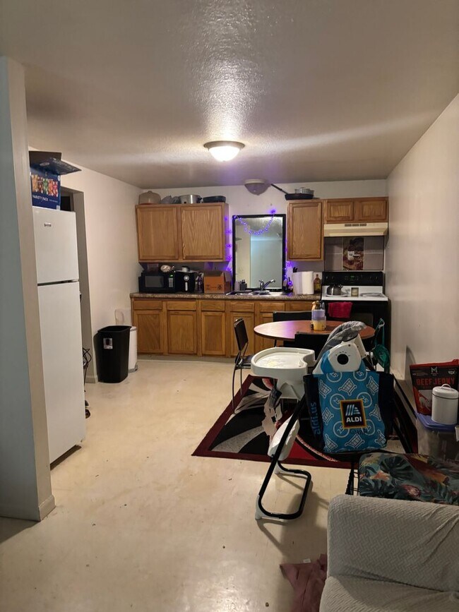 Building Photo - 1071 Kathryn