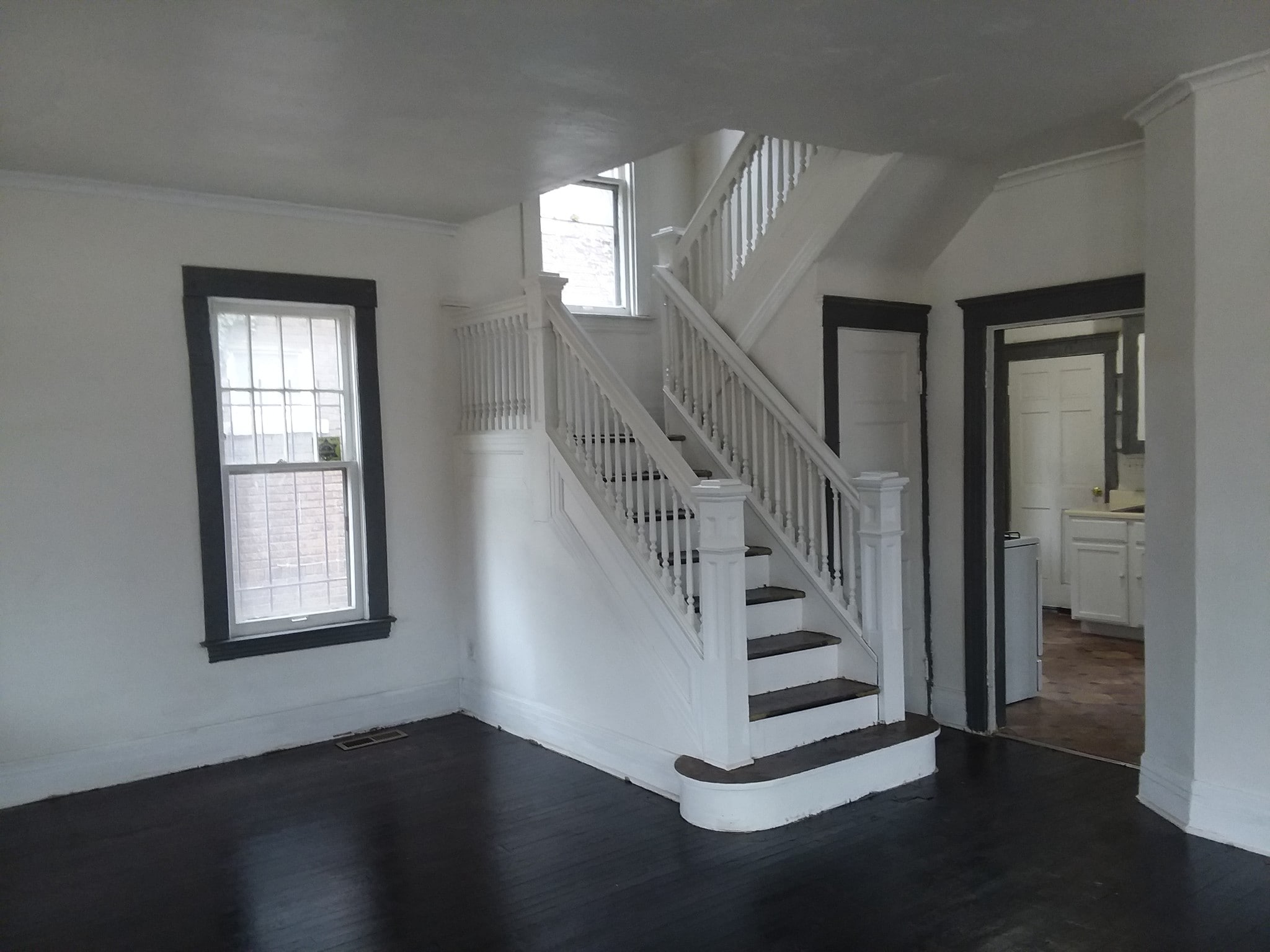 Building Photo - 158 Monterey St