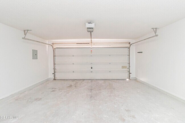 Building Photo - 1325 John Ring Ln