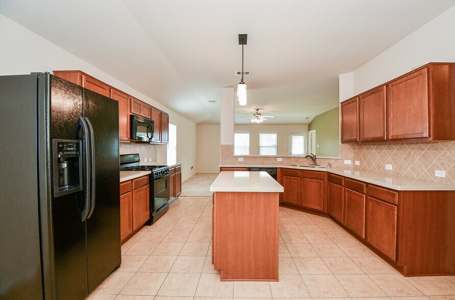 Building Photo - 20302 Mathis Landing Dr