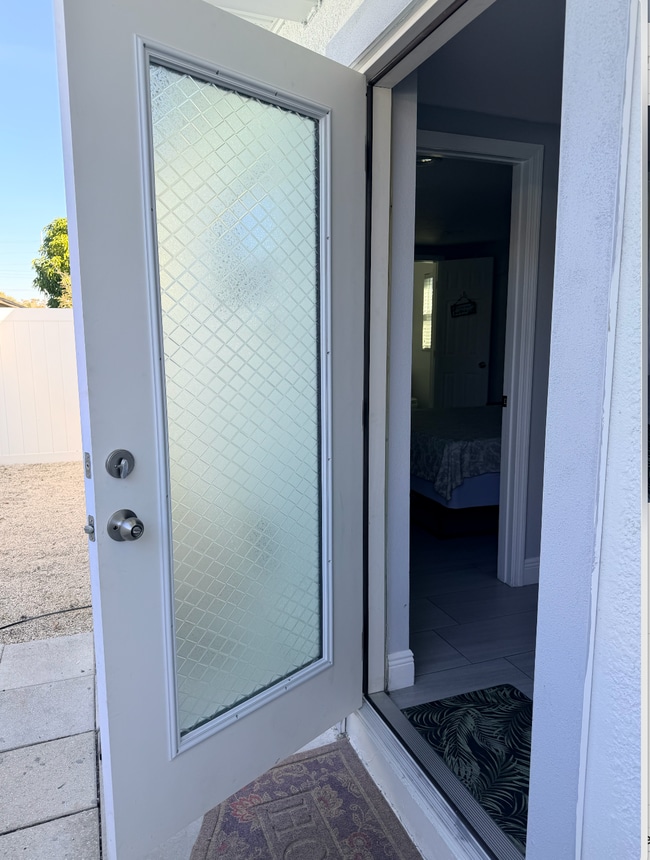 Building Photo - Stadium Studio/  Efficiency