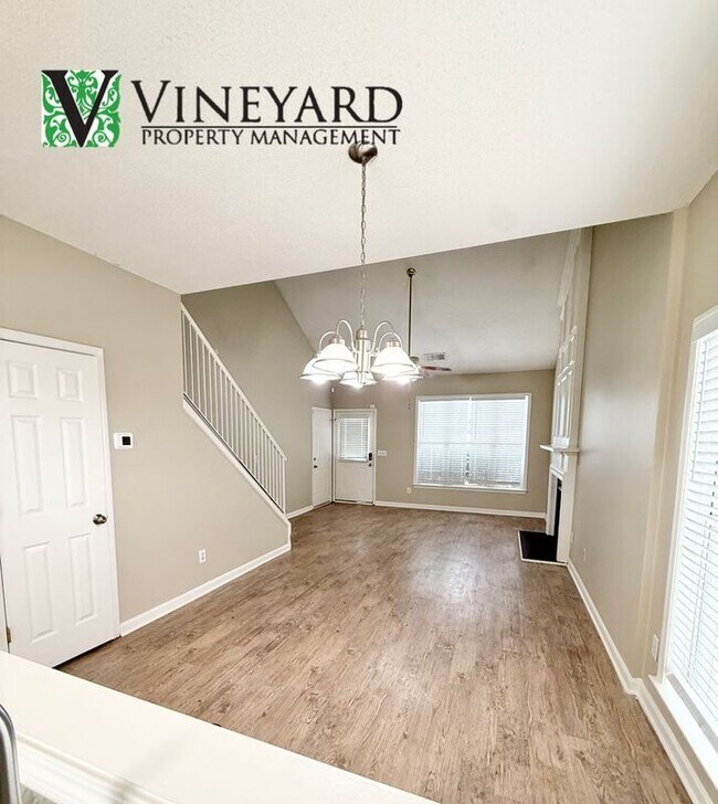 Building Photo - 1609 Heyford Cir NW