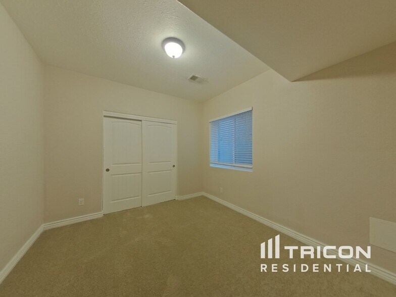 Building Photo - 15577 East 115th Place