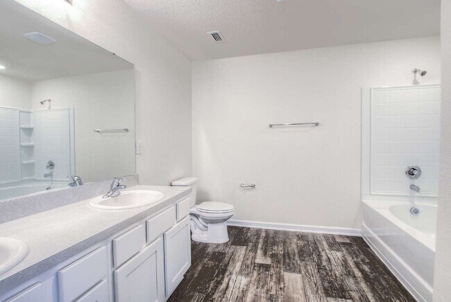 Building Photo - For Rent- 2nd month FREE Rent